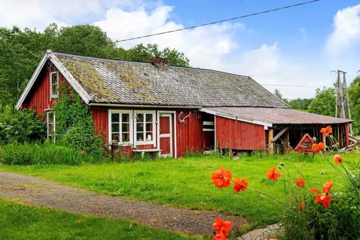 How to Budget for an Older Rural Home